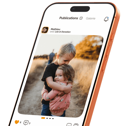 Téléphone affichant Marmo — publications et photo de famille