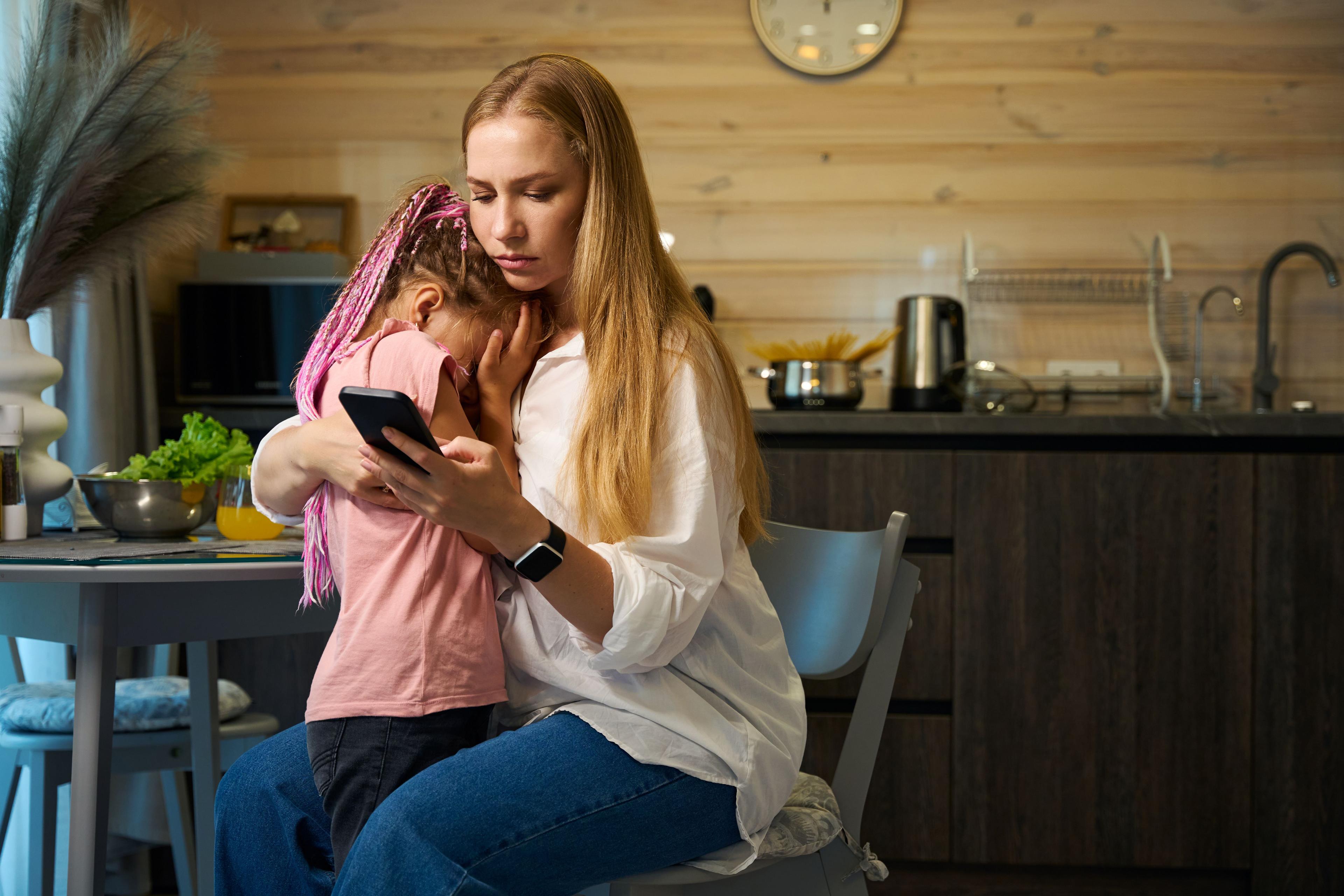Vous avez trop de photos de bébé : comment faire le tri sans regret ?