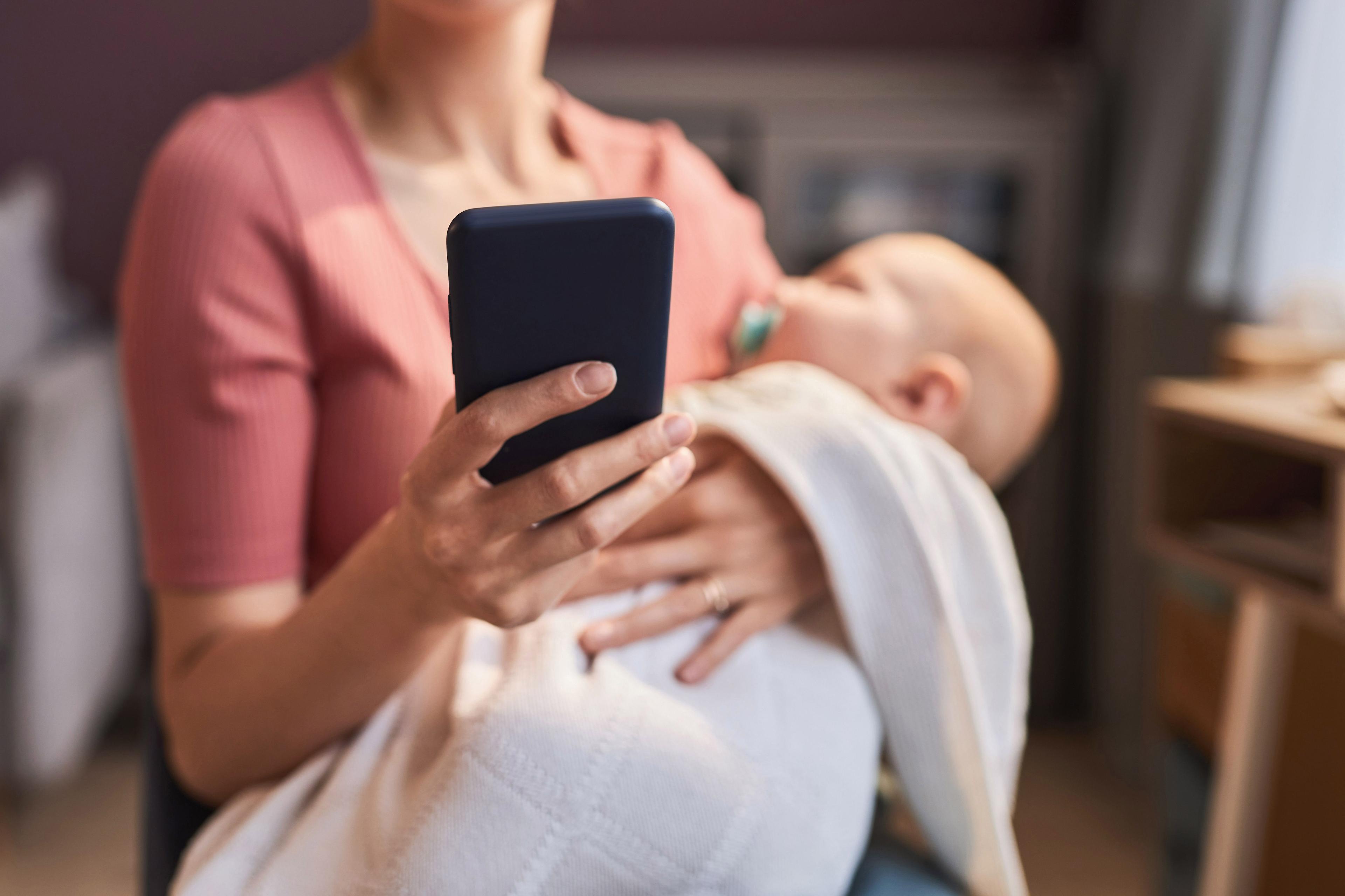 Top 7 des applications pour suivre les premiers mois de bébé